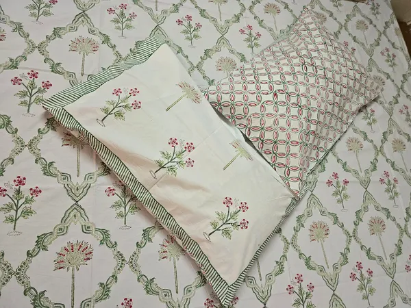 Floral_Hand_Block_Printed_Cotton_Bedsheet_With_Matching_Pillow_Covers_(108_X_108_inches)
