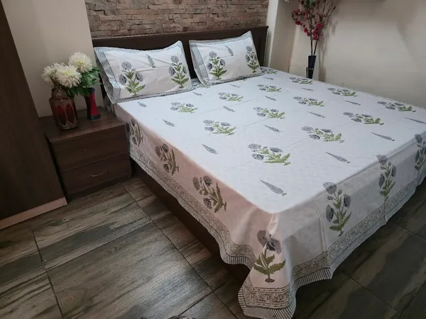 Floral_Hand_Block_Printed_Cotton_Bedsheet_With_Matching_Pillow_Covers_(108_X_108_inches)