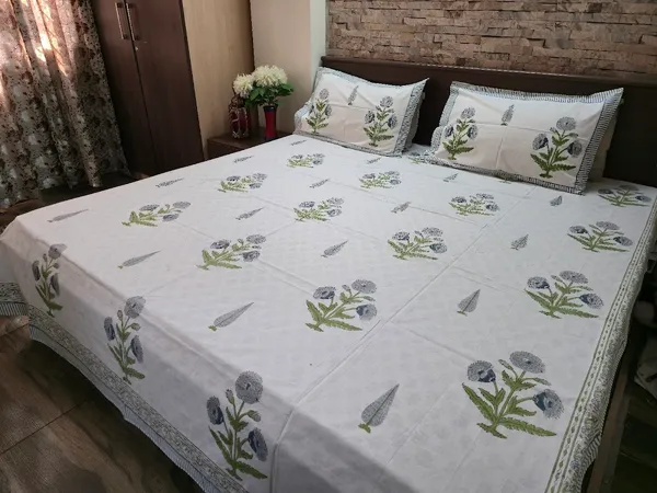 Floral_Hand_Block_Printed_Cotton_Bedsheet_With_Matching_Pillow_Covers_(108_X_108_inches)