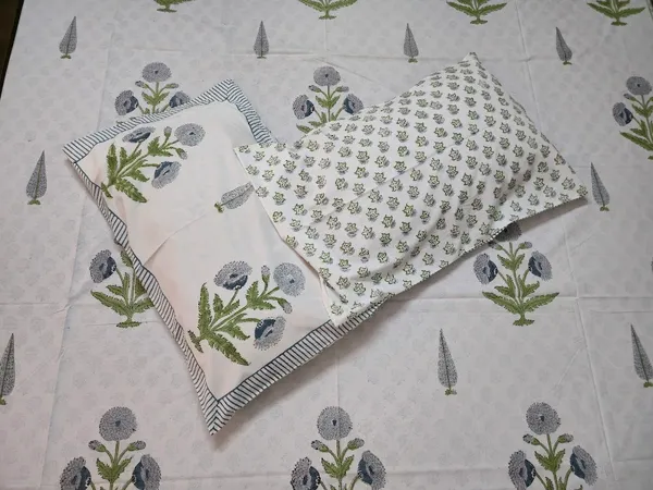 Floral_Hand_Block_Printed_Cotton_Bedsheet_With_Matching_Pillow_Covers_(108_X_108_inches)