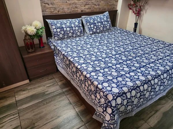 Floral_Hand_Block_Printed_Cotton_Bedsheet_With_Matching_Pillow_Covers_(108_X_108_inches)