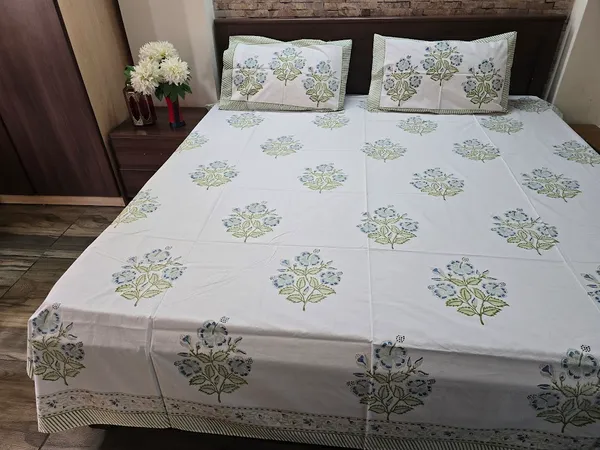 Floral_Hand_Block_Printed_Cotton_Bedsheet_With_Matching_Pillow_Covers_(108_X_108_inches)