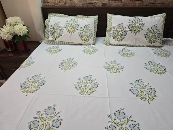 Floral_Hand_Block_Printed_Cotton_Bedsheet_With_Matching_Pillow_Covers_(108_X_108_inches)