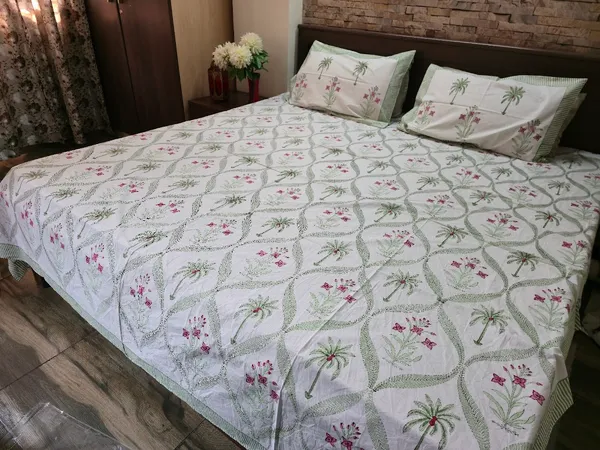 Floral_Hand_Block_Printed_Cotton_Bedsheet_With_Matching_Pillow_Covers_(108_X_108_inches)