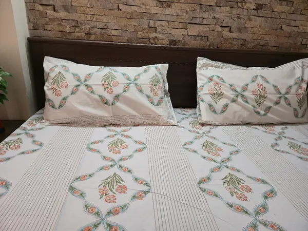 Floral_Hand_Block_Printed_Cotton_Bedsheet_With_Matching_Pillow_Covers_(108_X_108_inches)