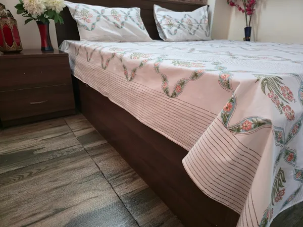 Floral_Hand_Block_Printed_Cotton_Bedsheet_With_Matching_Pillow_Covers_(108_X_108_inches)