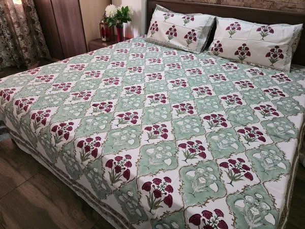 Floral_Hand_Block_Printed_Cotton_Bedsheet_With_Matching_Pillow_Covers_(108_X_108_inches)