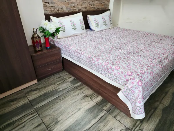 Floral_Hand_Block_Printed_Cotton_Bedsheet_With_Matching_Pillow_Covers_(108_X_108_inches)