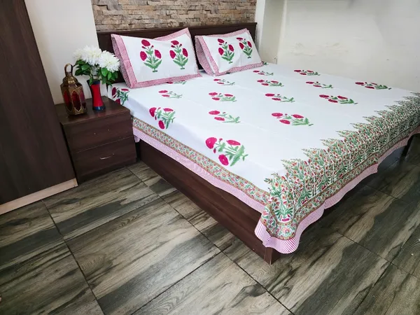 Floral_Hand_Block_Printed_Cotton_Bedsheet_With_Matching_Pillow_Covers_(108_X_108_inches)