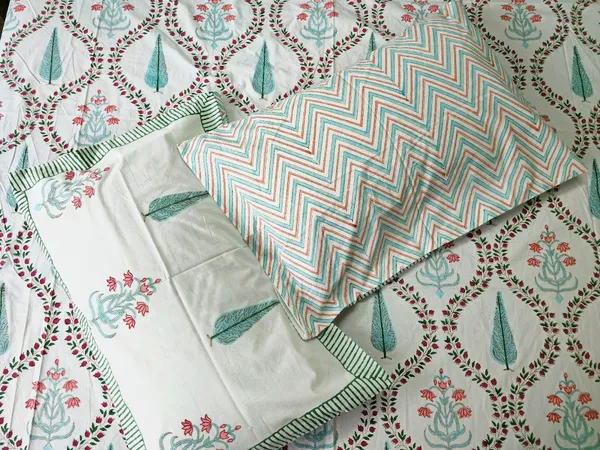 Floral_Hand_Block_Printed_Cotton_Bedsheet_With_Matching_Pillow_Covers_(108_X_108_inches)