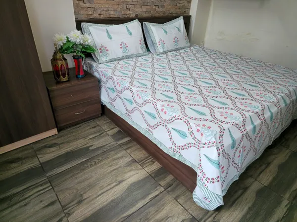 Floral_Hand_Block_Printed_Cotton_Bedsheet_With_Matching_Pillow_Covers_(108_X_108_inches)