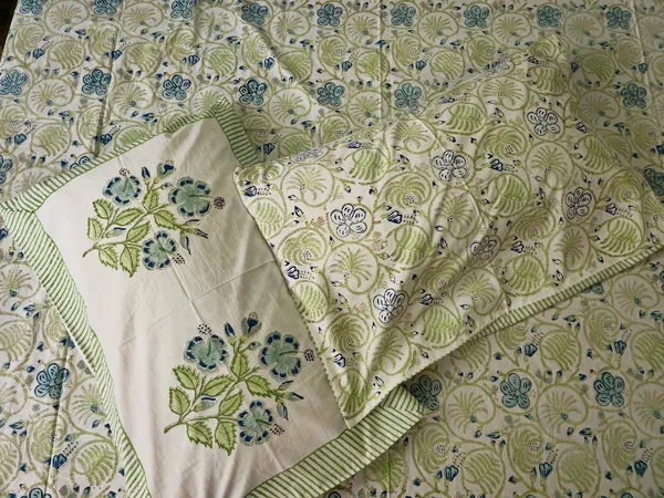 Floral_Hand_Block_Printed_Cotton_Bedsheet_With_Matching_Pillow_Covers_(108_X_108_inches)
