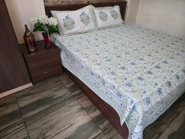 Floral_Hand_Block_Printed_Cotton_Bedsheet_With_Matching_Pillow_Covers_(108_X_108_inches)