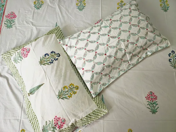Floral_Hand_Block_Printed_Cotton_Bedsheet_With_Matching_Pillow_Covers_(108_X_108_inches)