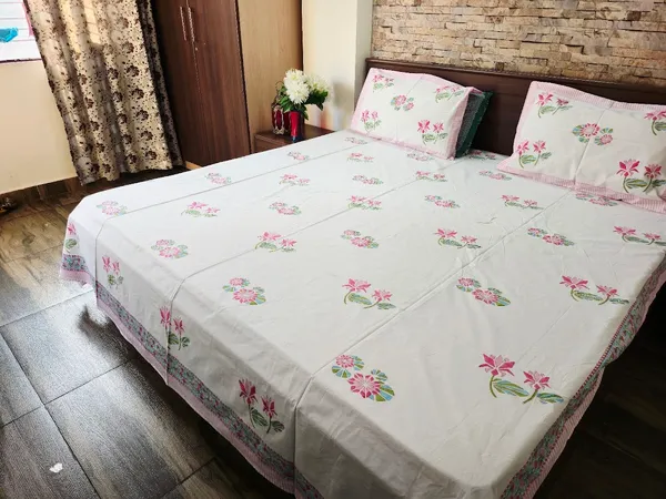 Floral_Hand_Block_Printed_Cotton_Bedsheet_With_Matching_Pillow_Covers_(108_X_108_inches)