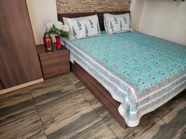 Floral_Hand_Block_Printed_Cotton_Bedsheet_With_Matching_Pillow_Covers_(108_X_108_inches)