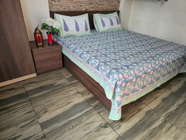 Floral_Hand_Block_Printed_Cotton_Bedsheet_With_Matching_Pillow_Covers_(108_X_108_inches)