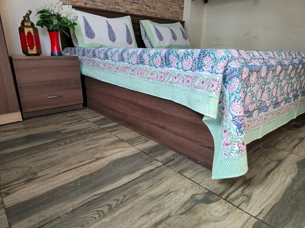 Floral_Hand_Block_Printed_Cotton_Bedsheet_With_Matching_Pillow_Covers_(108_X_108_inches)