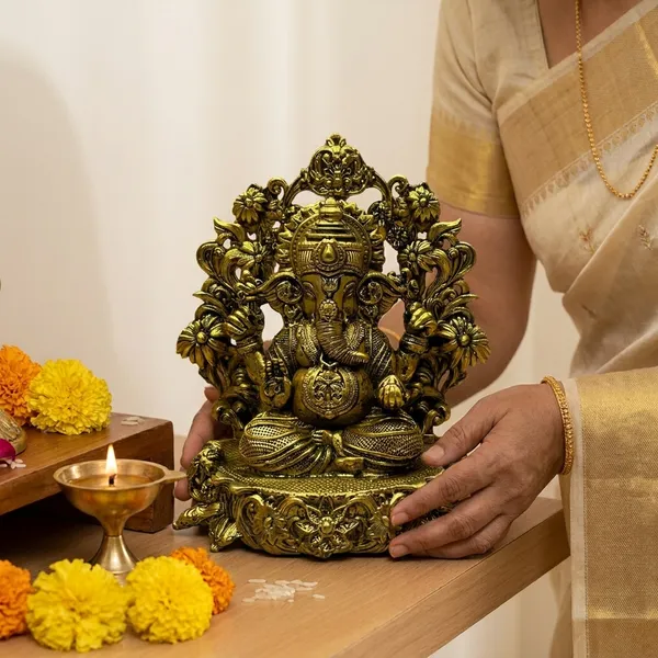 Antique_Brass_Ganesha_Idol_With_Decorative_Arch