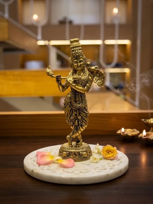 Brass_Krishna_Idol_With_Flute_And_Peacock_Feather