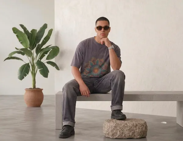 Grey_Oversized_Graphic_Print_T-Shirt_for_Men