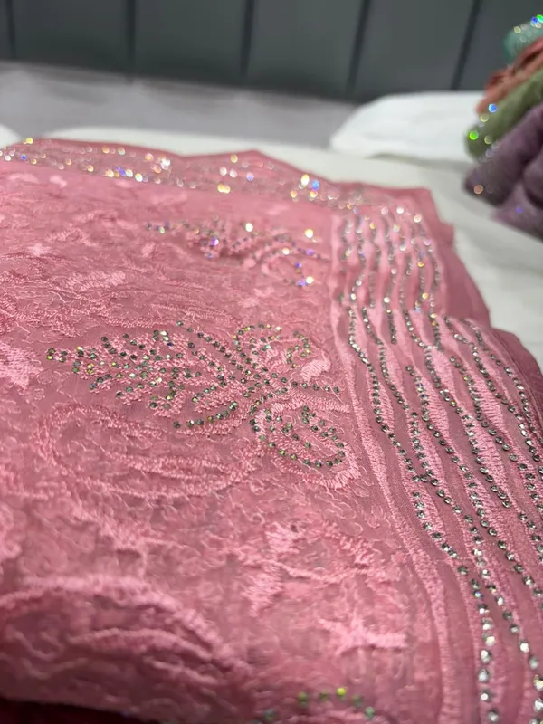 Pink_Embroidered_Sequin_Saree_With_Floral_Pattern