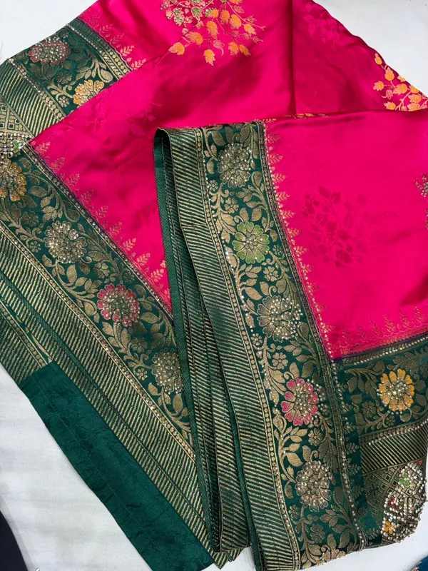 Pink_Banarasi_Silk_Saree_With_Green_Woven_Border