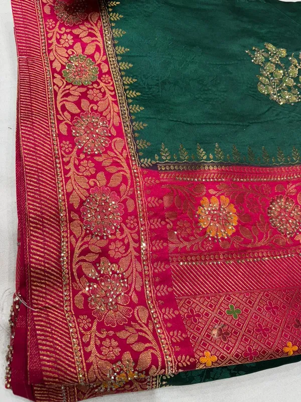 Green_And_Pink_Banarasi_Silk_Saree_With_Zari_Work