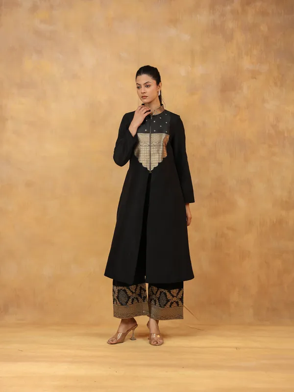 Black_Ethnic_Kurti_With_Gold_Embroidered_Yoke_And_Collar