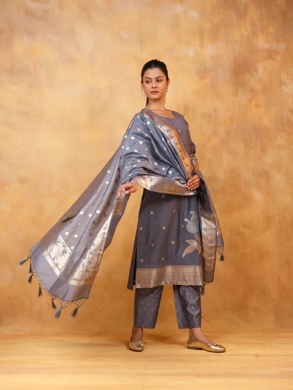 Grey_Chanderi_Silk_Kurta_Set_With_Floral_Embroidery_And_Dupatta