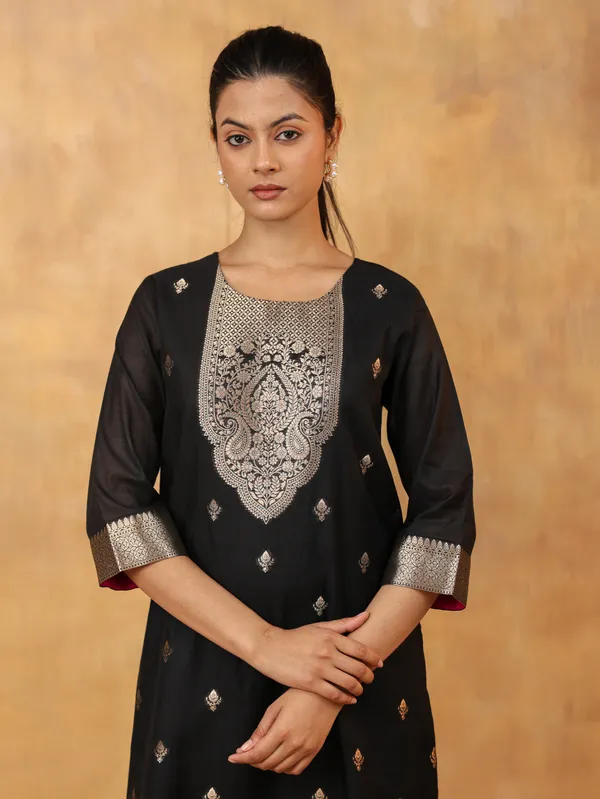 Black_Banarasi_Silk_Salwar_Suit_Set_With_Silver_Zari_Embroidery