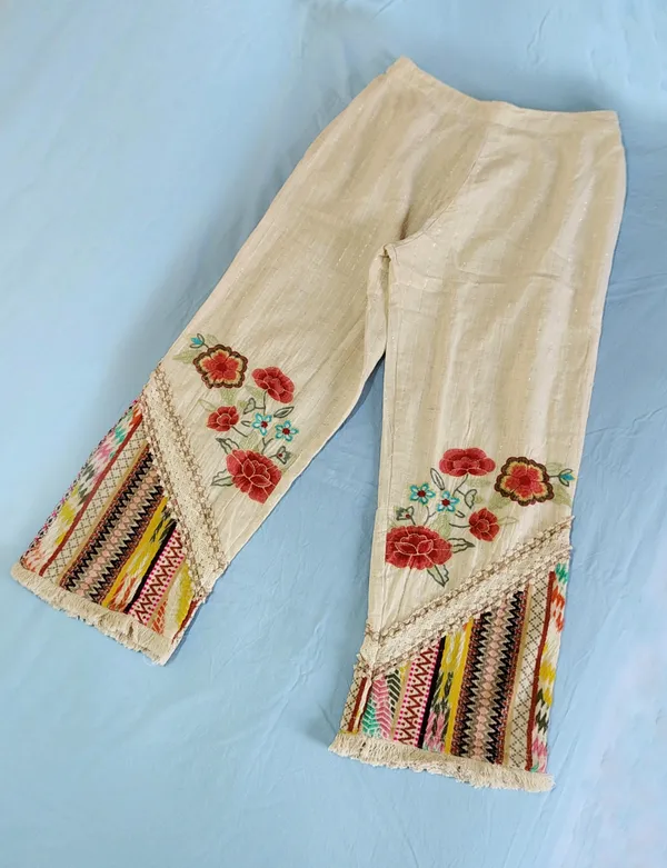 Off_White_Premium_Jute_Cotton_Embroidered_Co-Ord_Set_For_Women