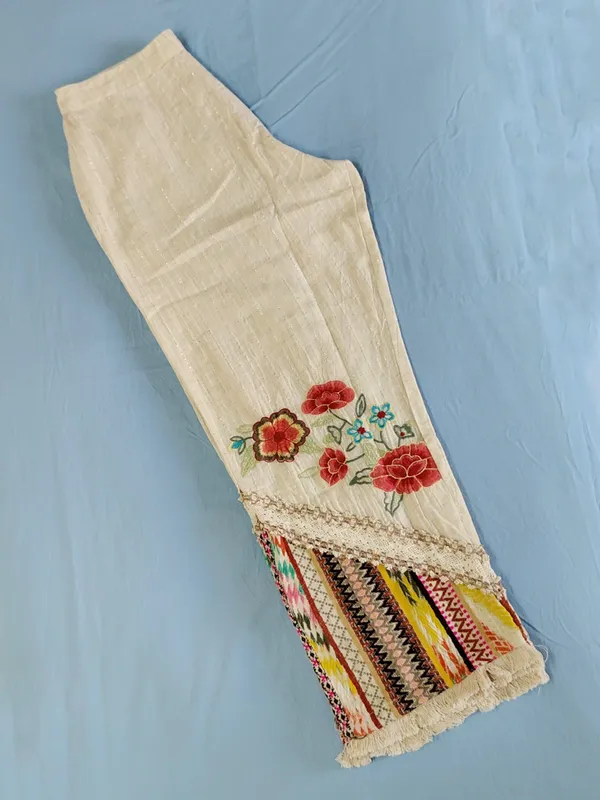 Off_White_Premium_Jute_Cotton_Embroidered_Co-Ord_Set_For_Women