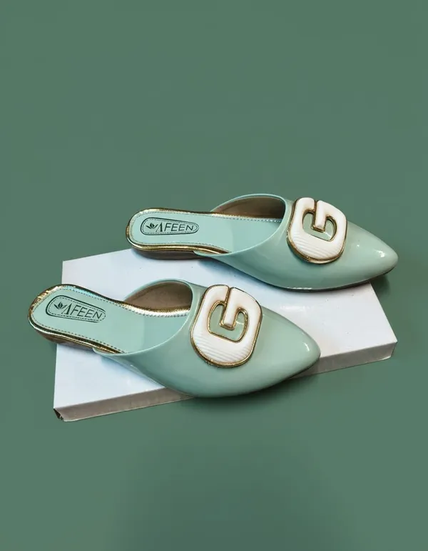 Women_S_Patent_Mule_Flats_With_Gold_Trim_Buckle_Detail_Sleek_Slip_On_Design_And_A_Bold_Decorative_Buckle_These_Flats_Combine_Comfort_With_Contemporary_Style