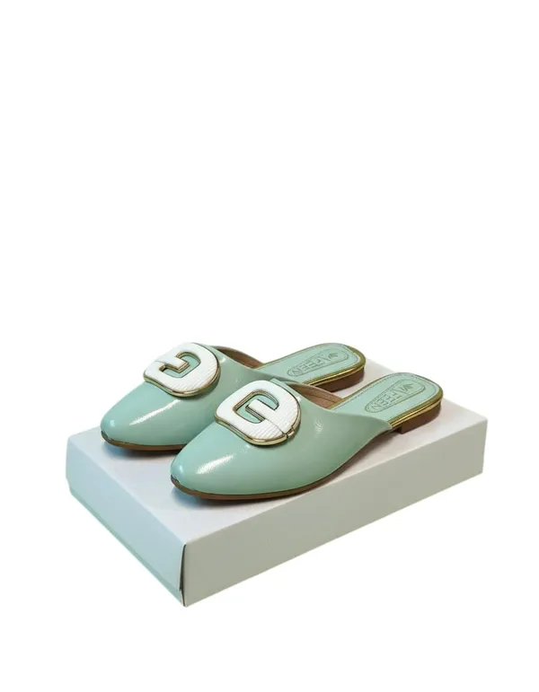 Women_S_Patent_Mule_Flats_With_Gold_Trim_Buckle_Detail_Sleek_Slip_On_Design_And_A_Bold_Decorative_Buckle_These_Flats_Combine_Comfort_With_Contemporary_Style