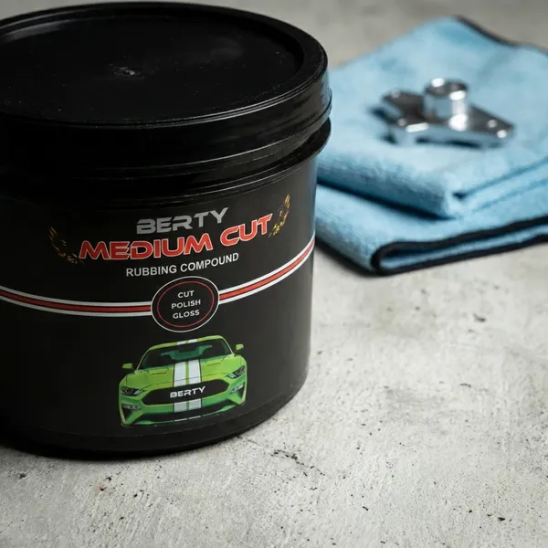 Berty_Medium_Cut_Rubbing_Compound_-_Professional_Car_Polish_&_Gloss_Enhancer