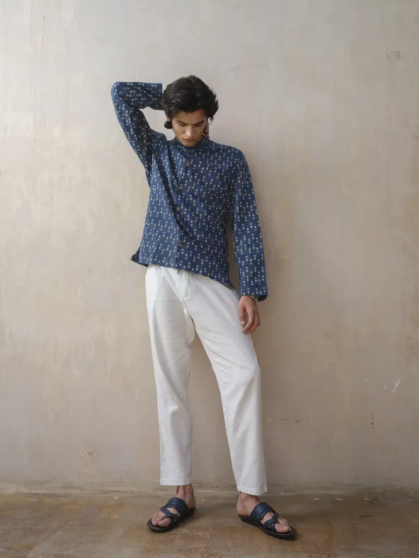 Blue_Bamboo_Linen_Kurta_For_Men