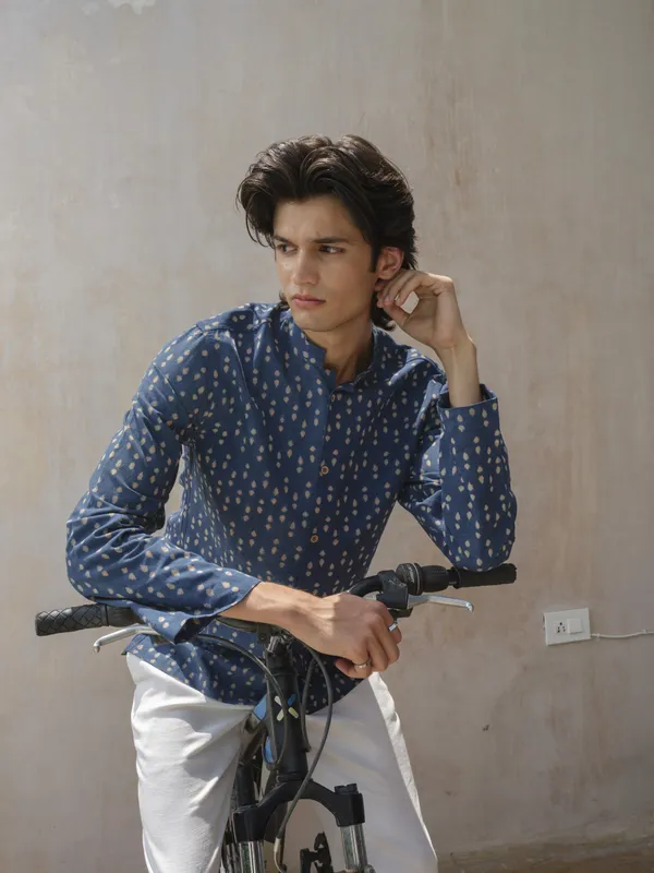 Blue_Bamboo_Linen_Kurta_For_Men