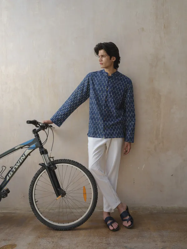 Blue_Bamboo_Linen_Kurta_For_Men