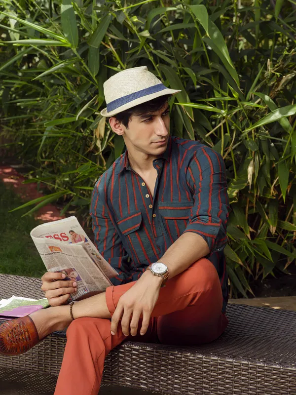 Blue_And_Red_Bamboo_Linen_Kurta_For_Men