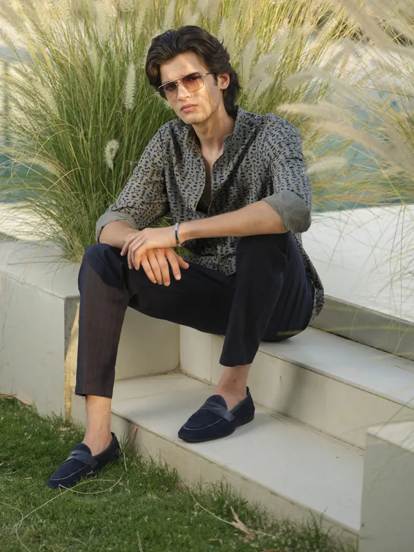 Grey_And_Blue_Bamboo_Linen_Shirt_For_Men