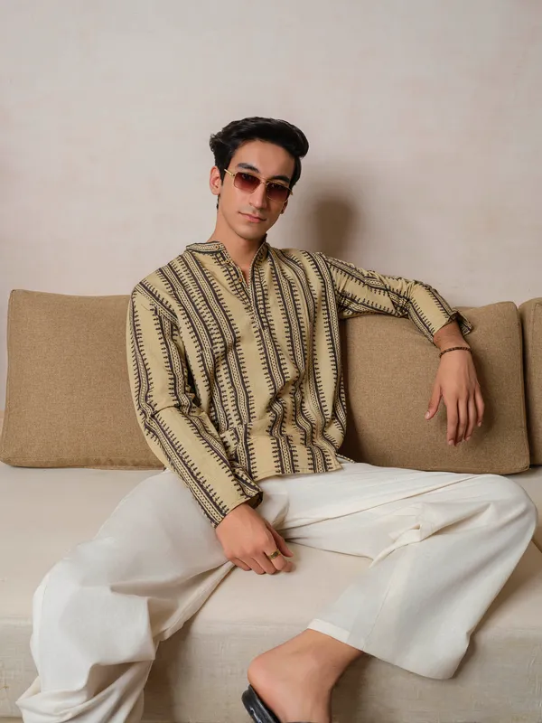Beige_And_Black_Bamboo_Linen_Kurta_For_Men
