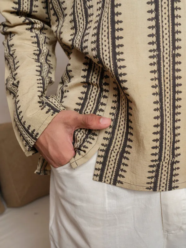 Beige_And_Black_Bamboo_Linen_Kurta_For_Men