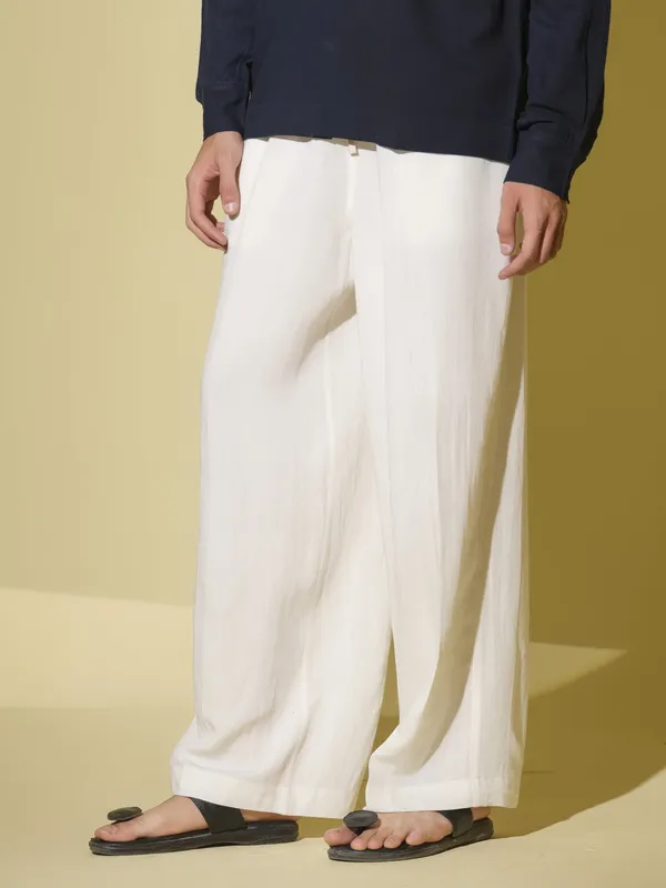 White_Bamboo_Linen_Pant_For_Men