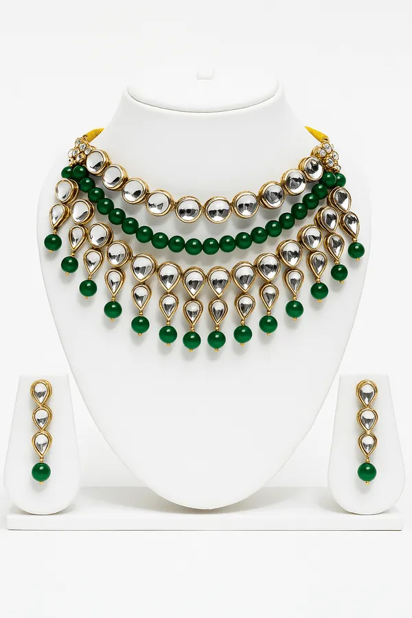 Elegant_Silver_Green_With_Golden_Border_Jewellery_Set