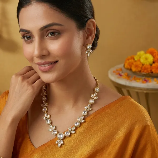Luxurious_Alloy_Necklace_And_Matching_Earrings