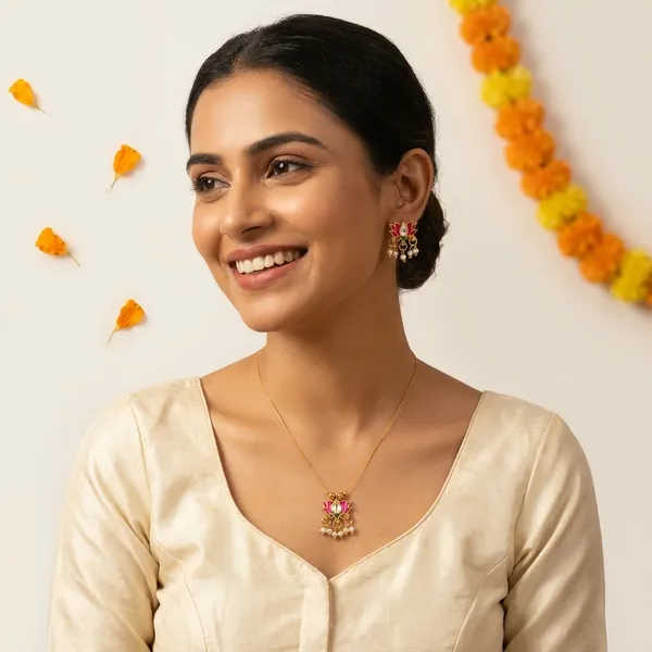 Pink_Kundan_Pendant_Necklace_Set_With_Matching_Earrings