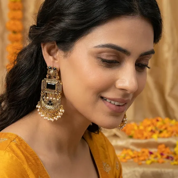 Elegant_Emerald_Black_Stone_Drop_With_Chand_Bali_Earrings