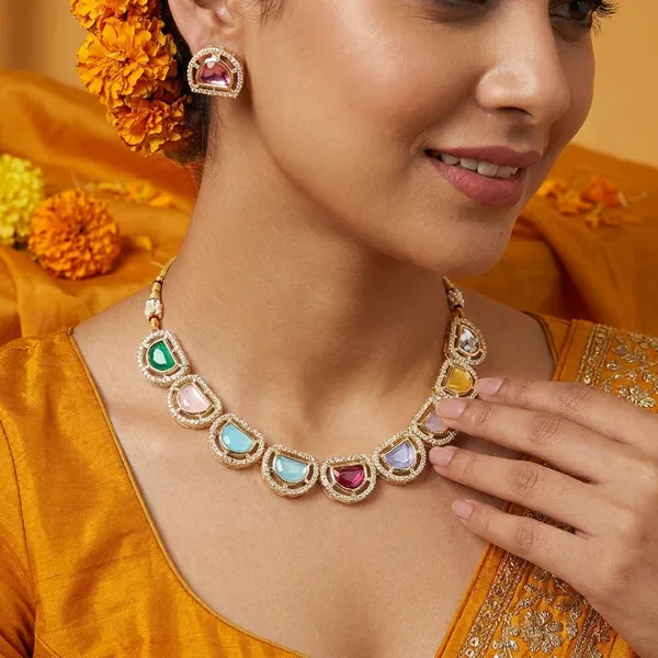 Elegant_Emerald_Multicolor_Semi_Circle_Stone_With_Silver_Plated_Stone_And_Cristal_Necklace_With_Earring