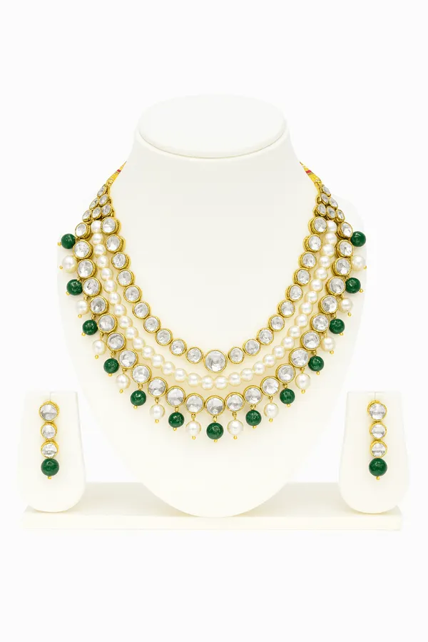 Luxurious_Pearl_And_Kundan_Necklace_Earrings_Set